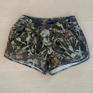 Columbia  Floral Camouflage Women's Athletic Shorts